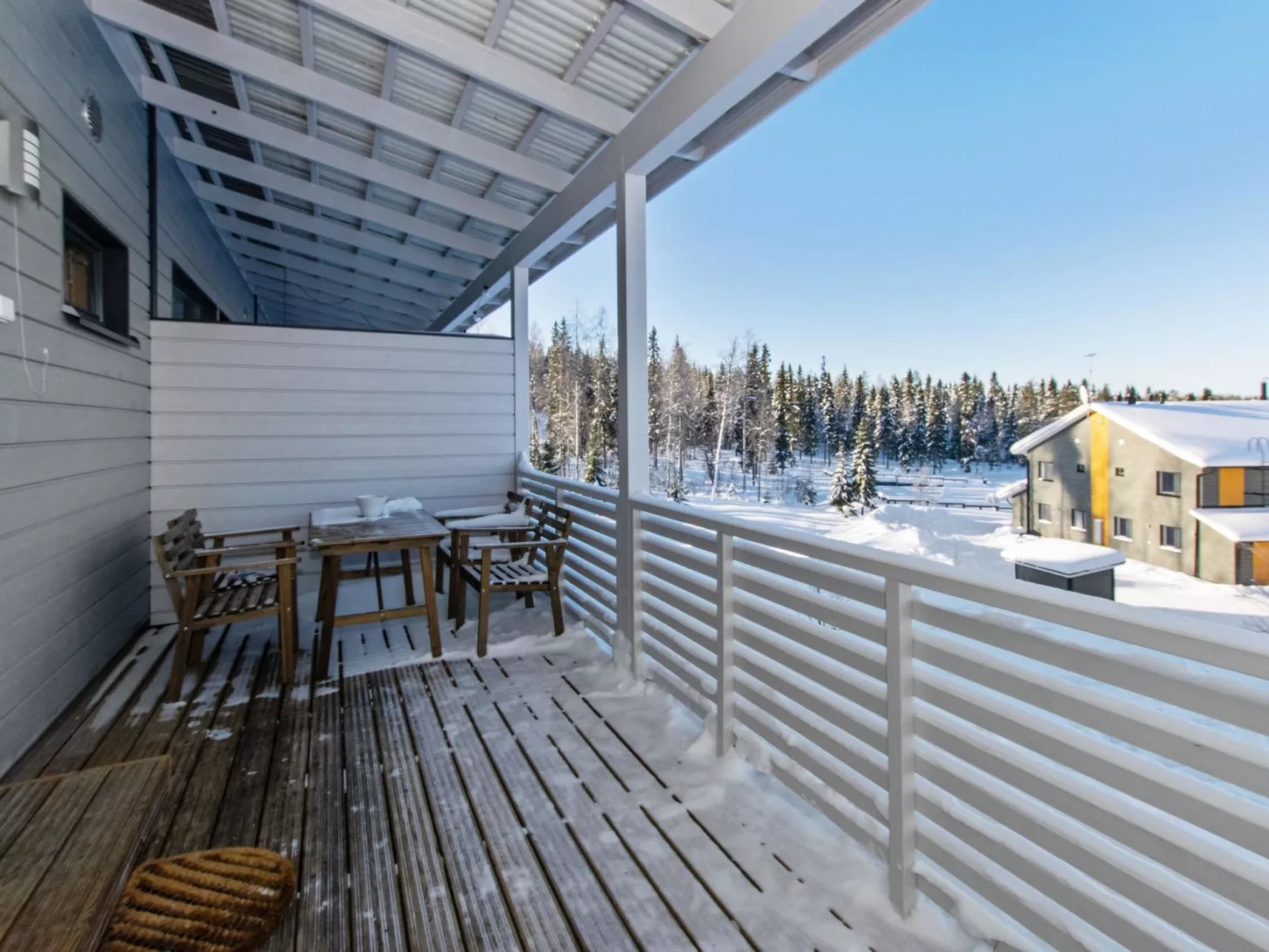 Skivillas 78 ukkohalla (7)-Drinnen