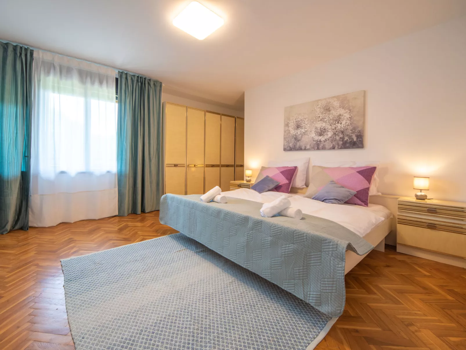 Dvor-Inside