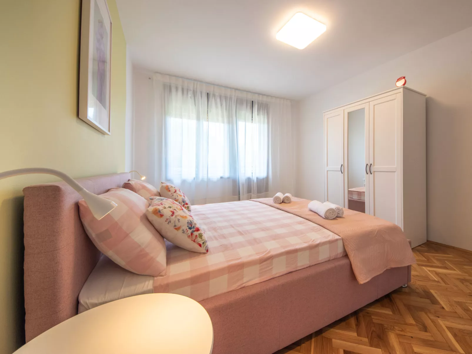 Dvor-Inside