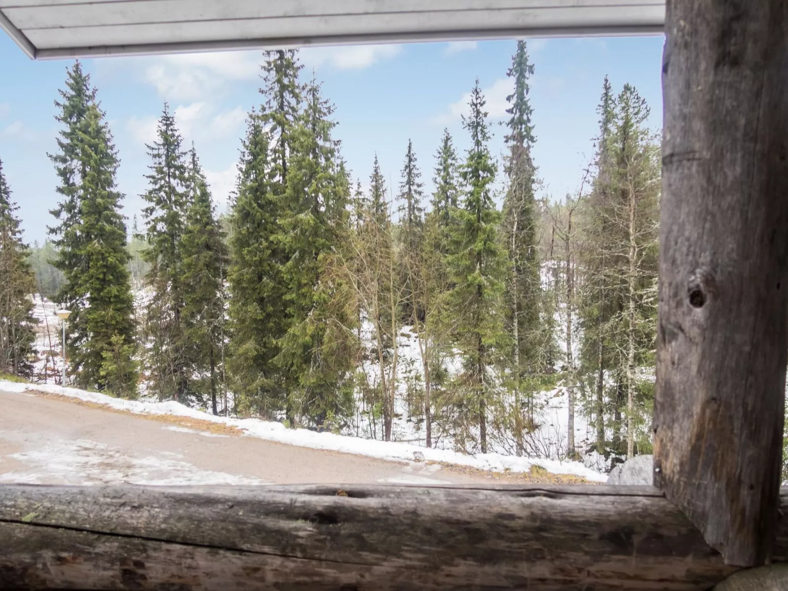 Rukanpesä 2a-Drinnen