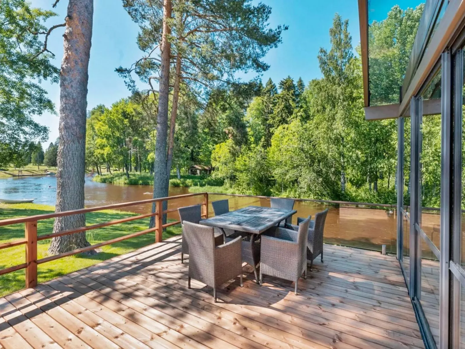 Kartanohuoneisto heikki-Dedans