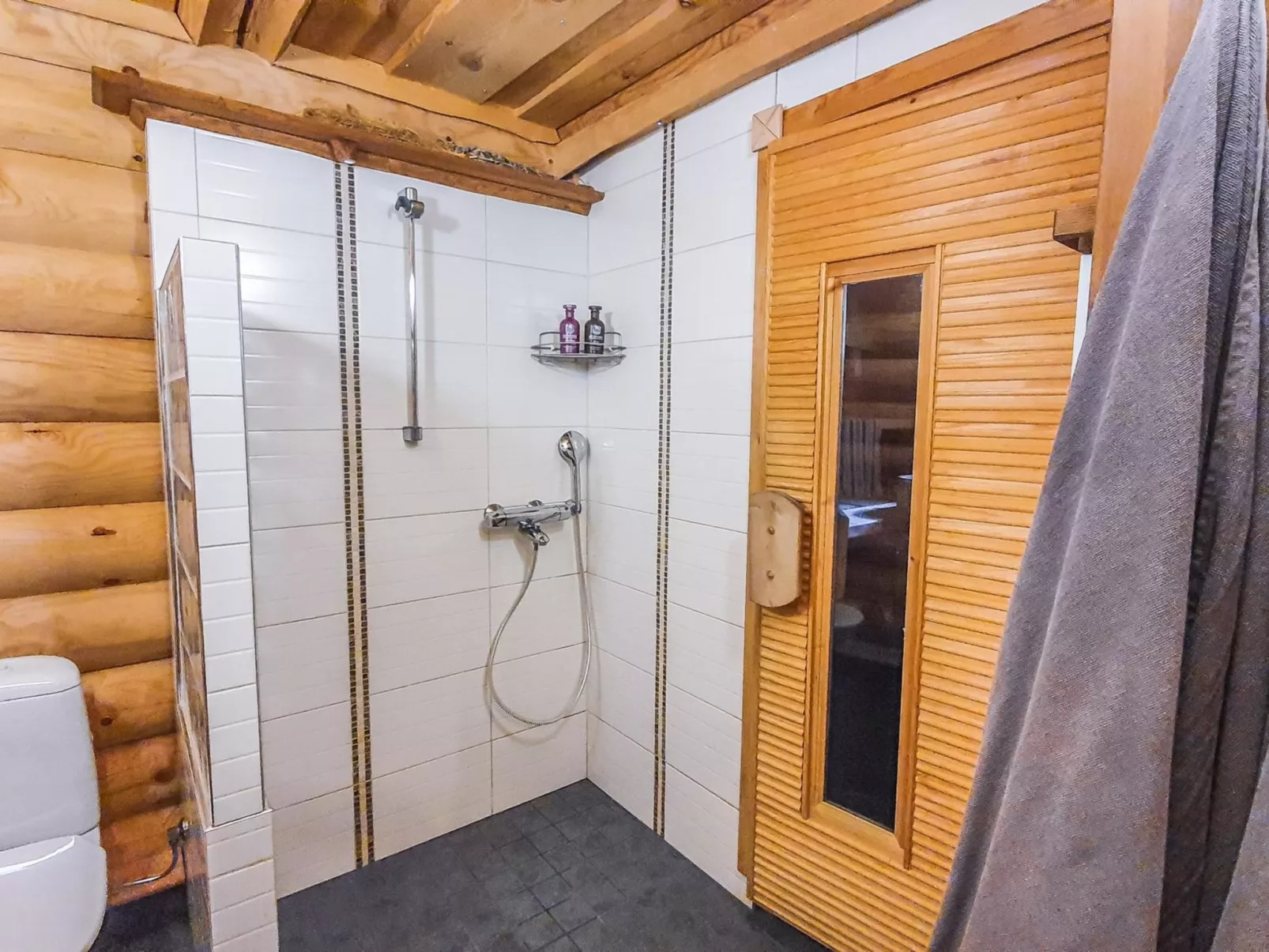 Pyöröpirtti-Inside