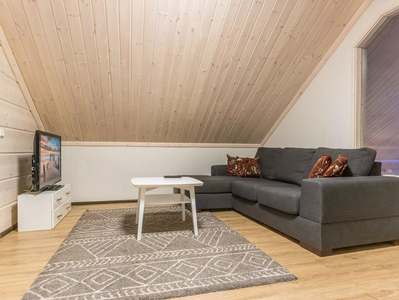 Sinisen tien helmi-Drinnen