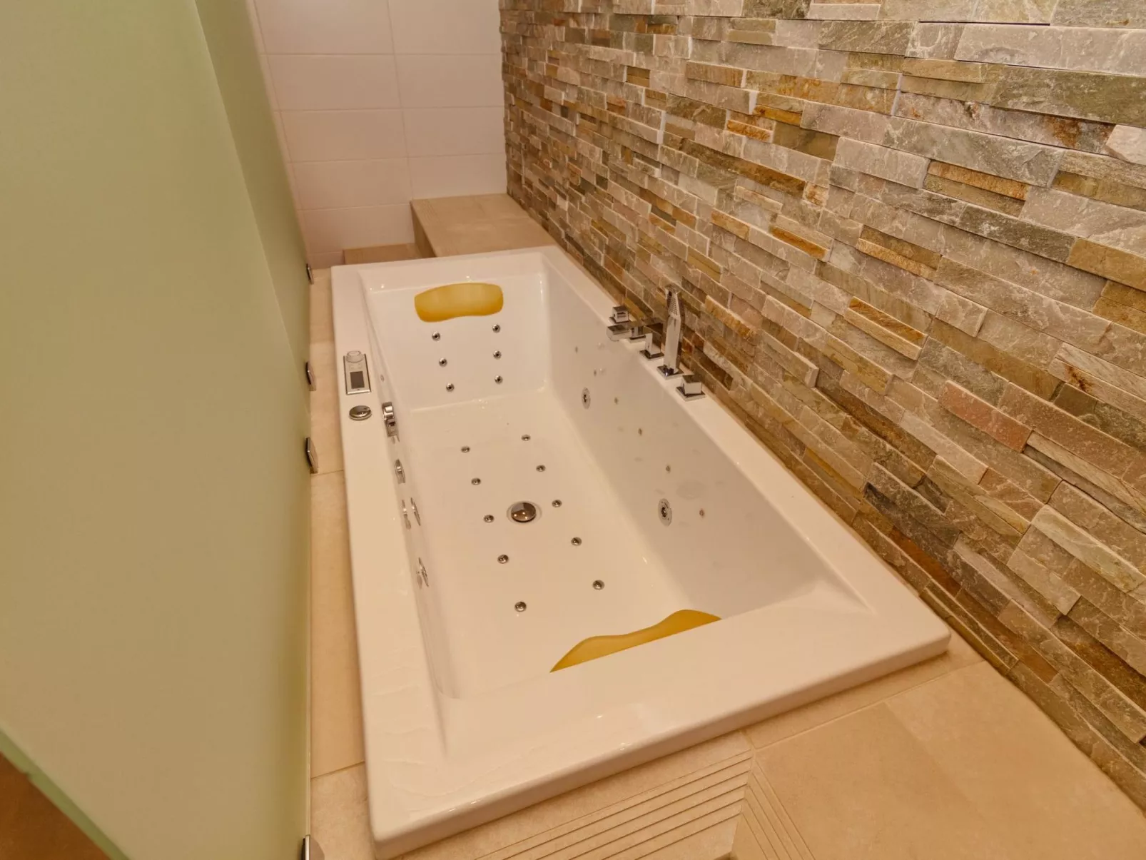 Holy lake chalet a-Drinnen