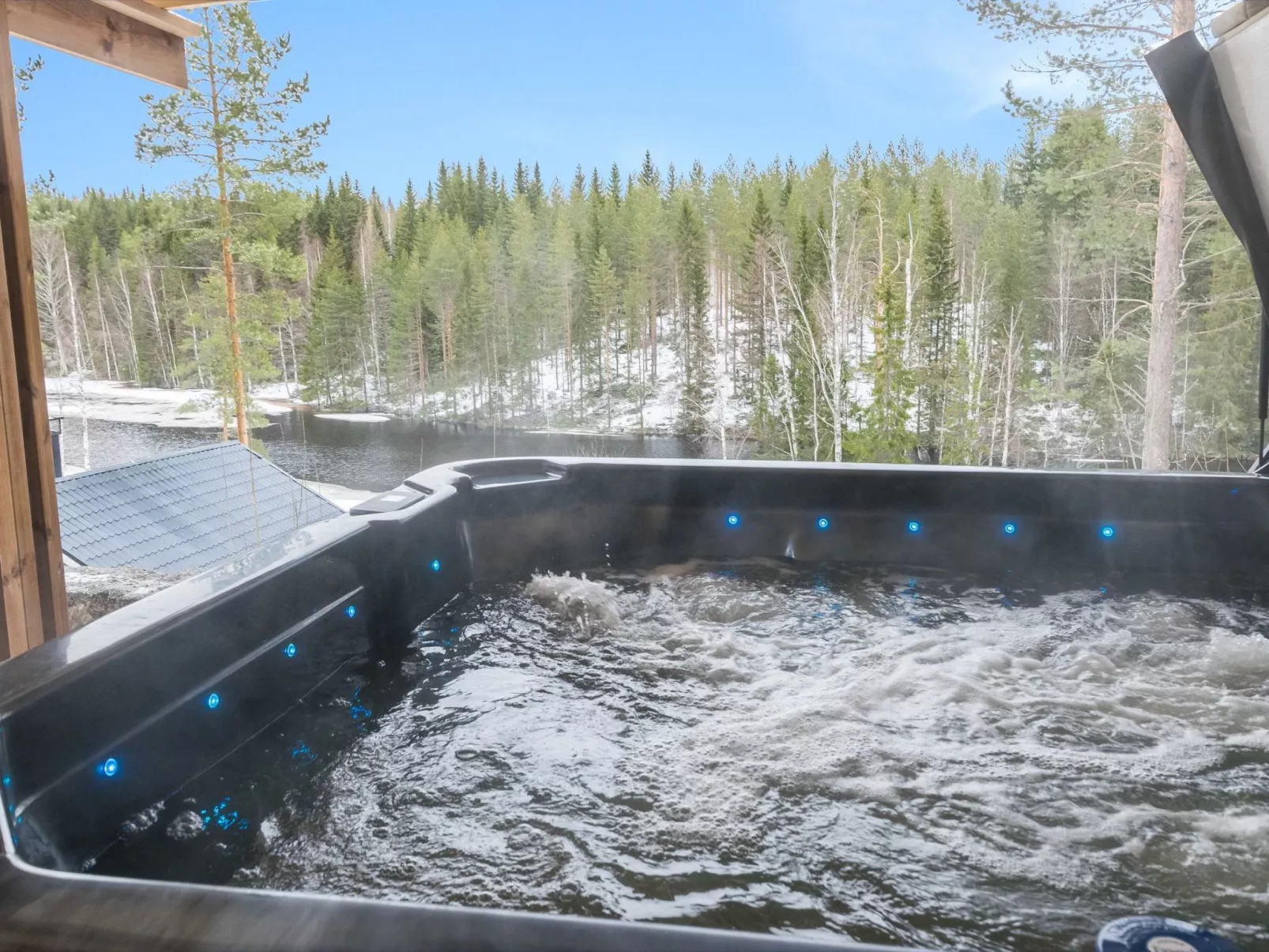 Juurakkopirtti-Drinnen