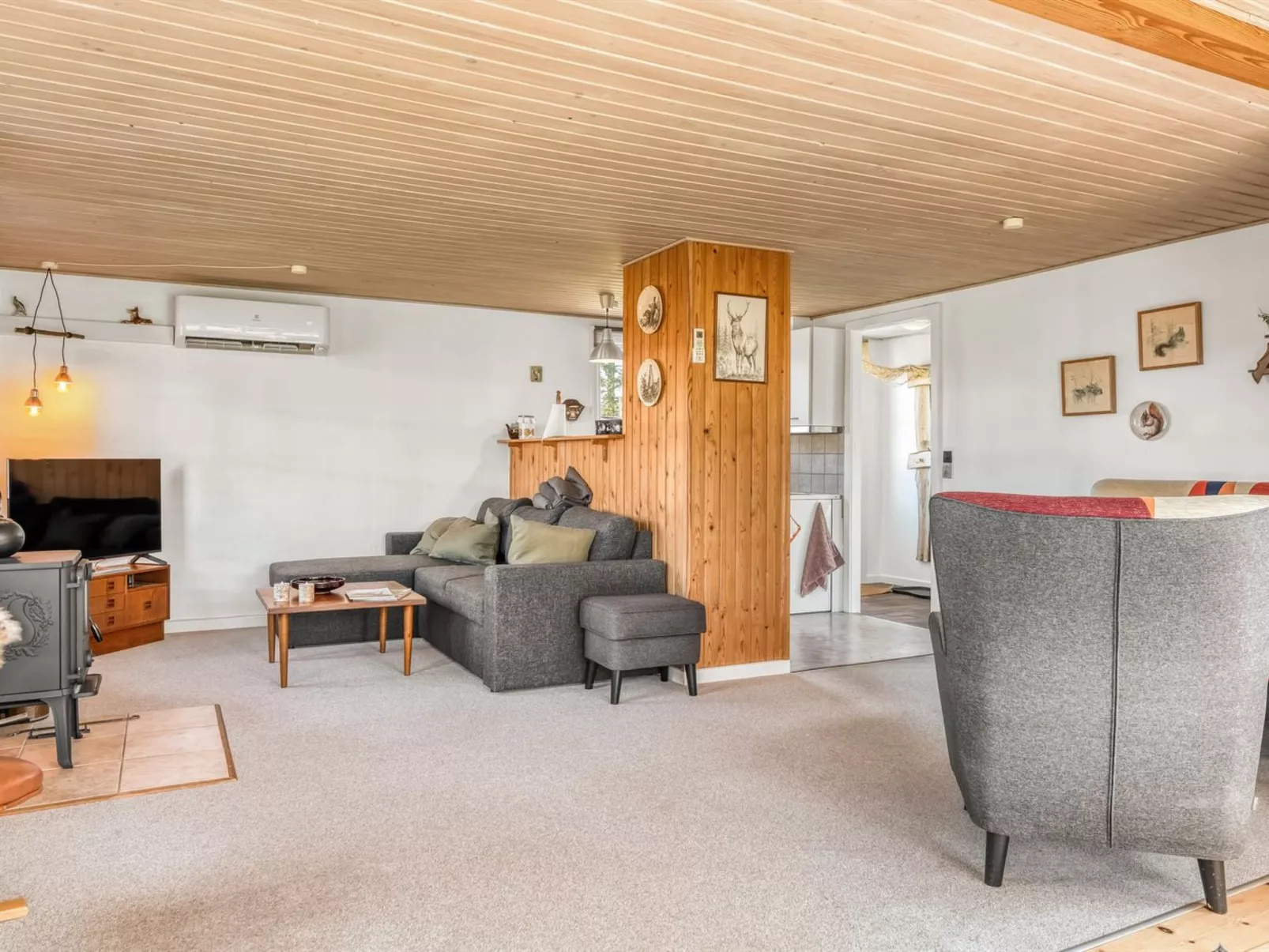 "Yaris" -  from the sea-Drinnen