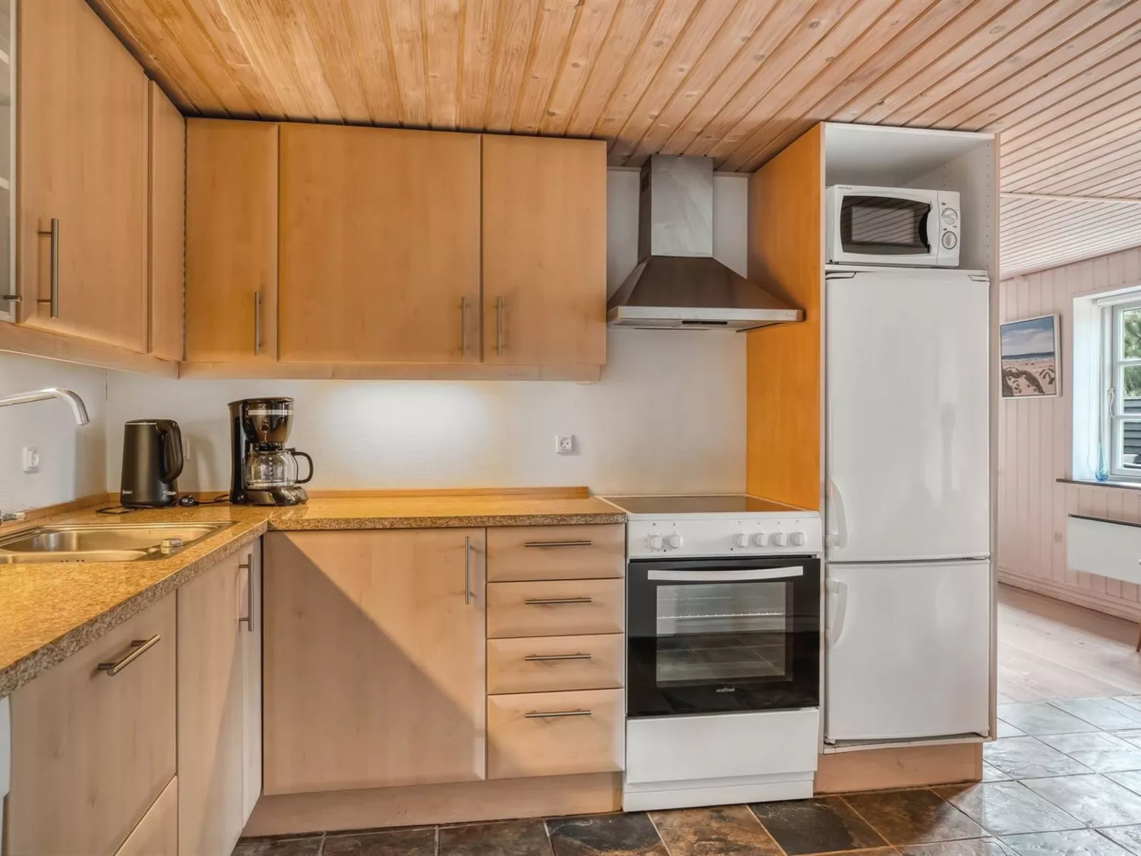 "Aku" - 700m from the sea-Dedans