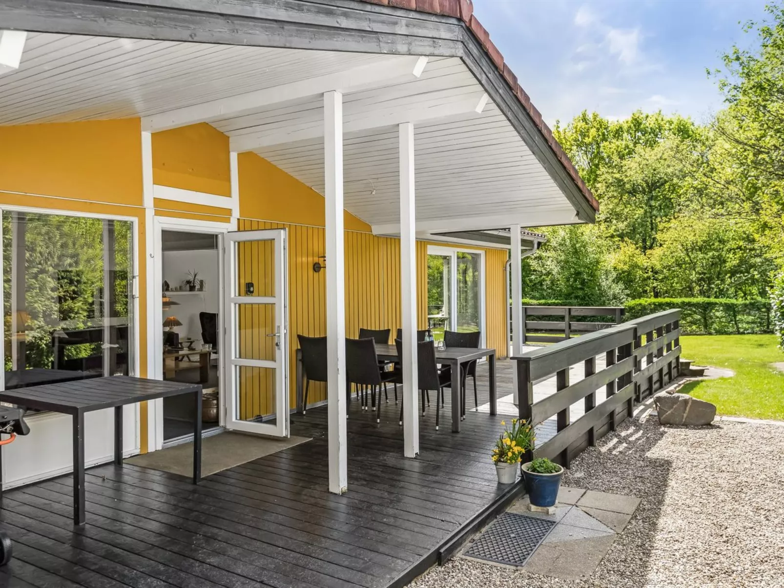 "Frethi" - 30km from the sea-Draußen