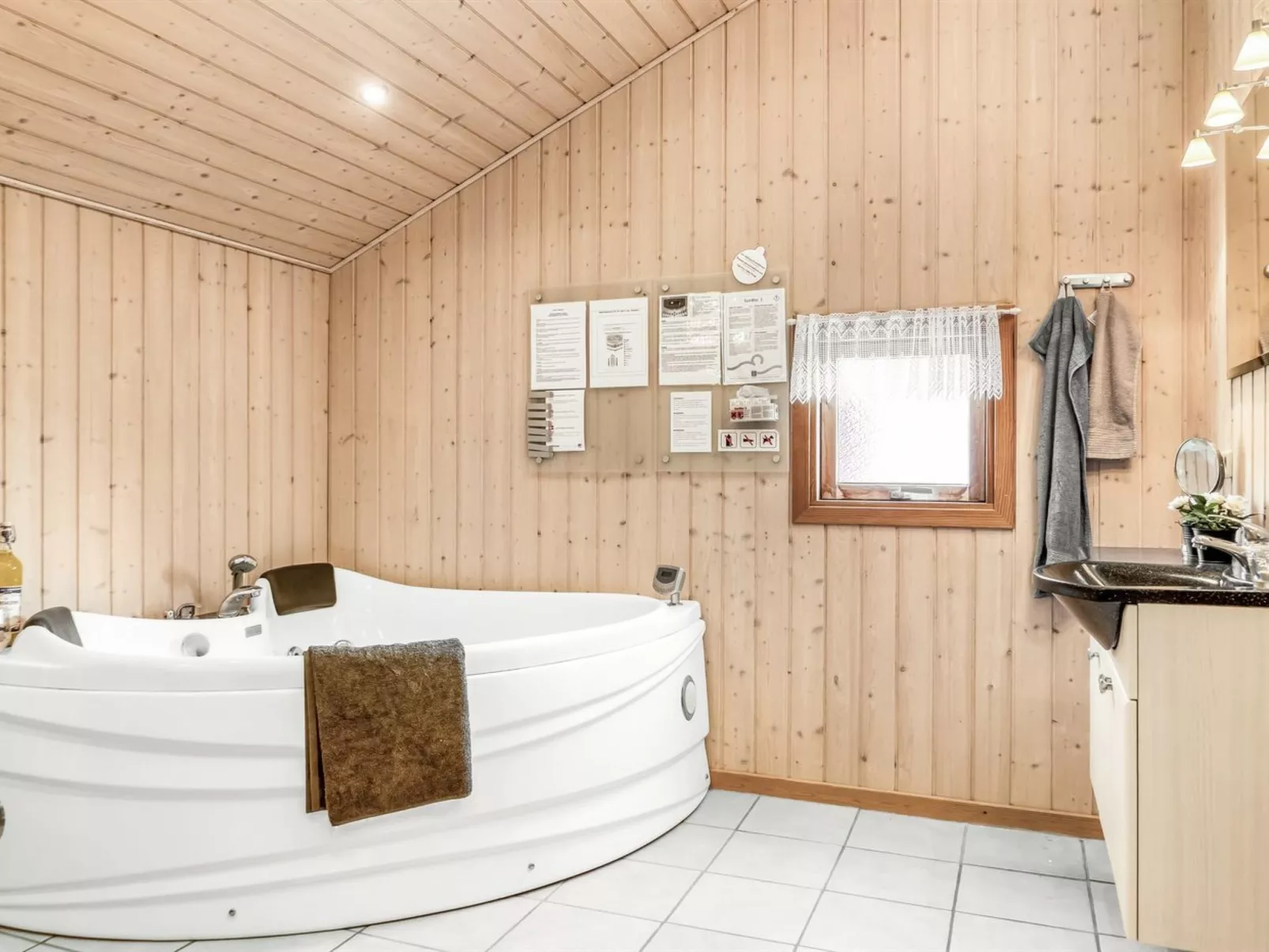 "Hans" - 1.2km from the sea-Dedans