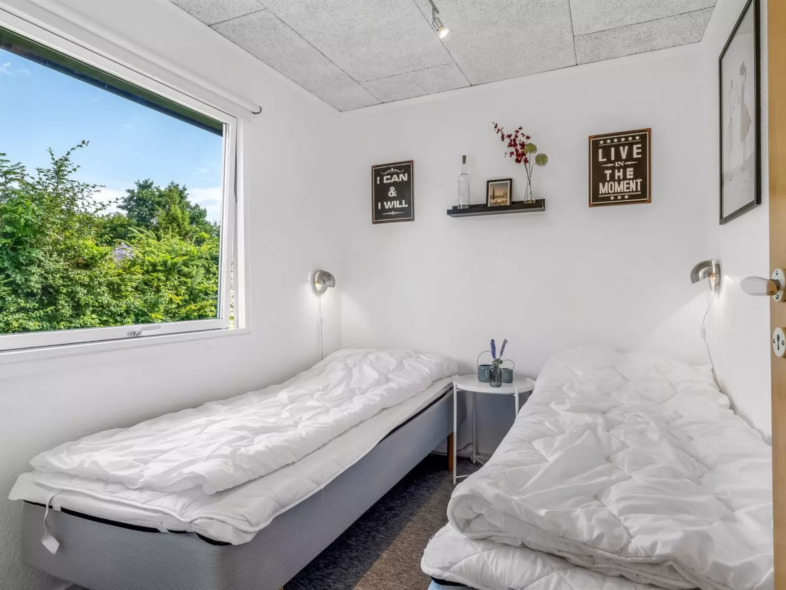 "Elske" -  from the sea-Inside