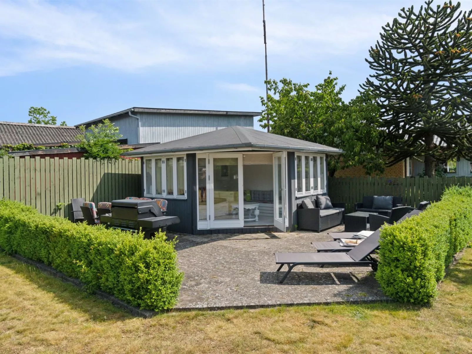 "Dreng" - 250m from the sea-Drinnen