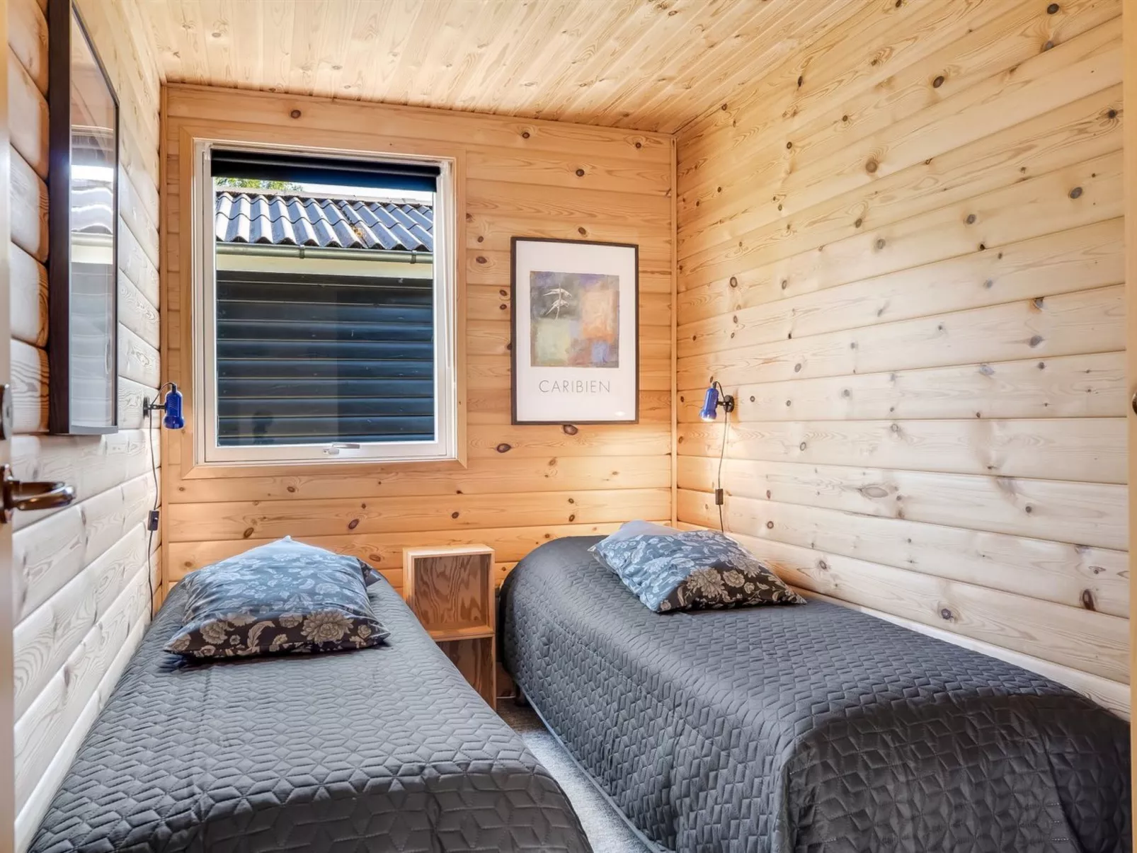 "Laris" - 700m to the fjord-Dedans