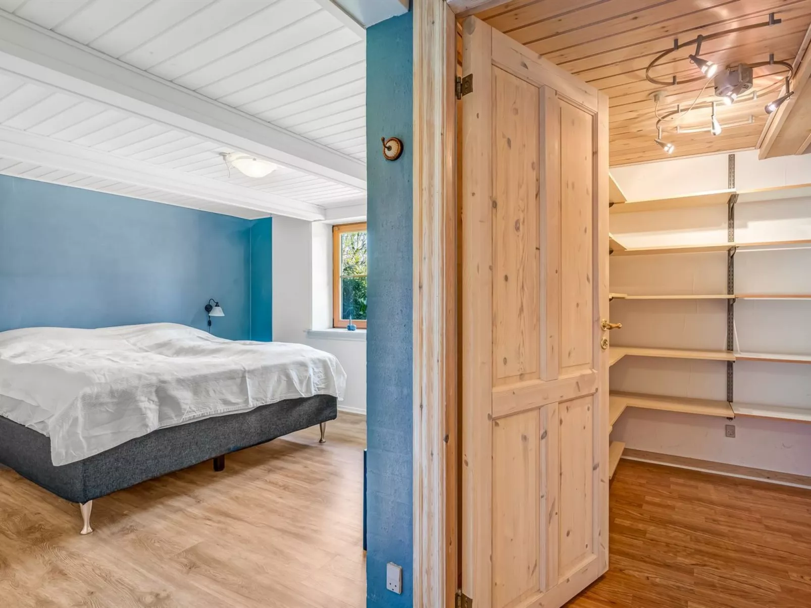 "Elia" - 5km to the fjord-Dedans