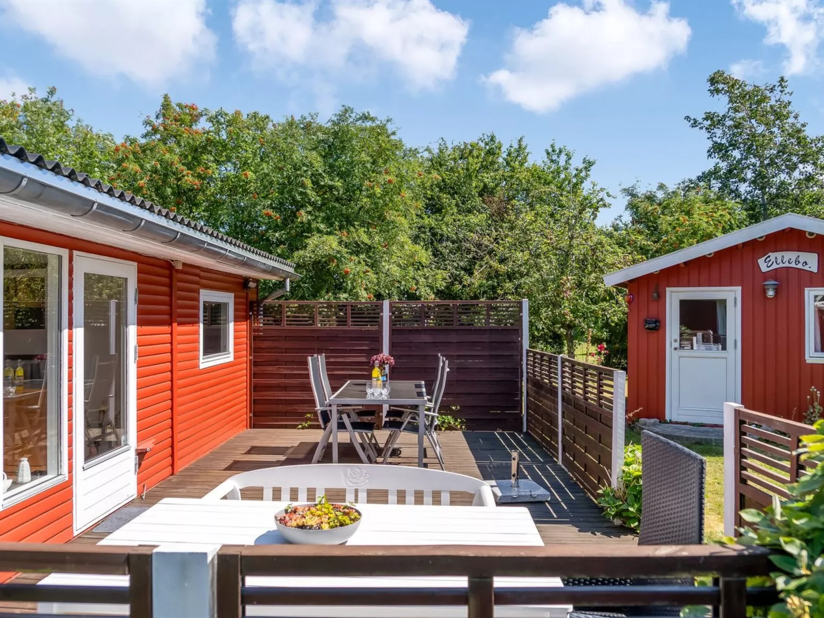 "Sallie" - 500m to the fjord-Draußen