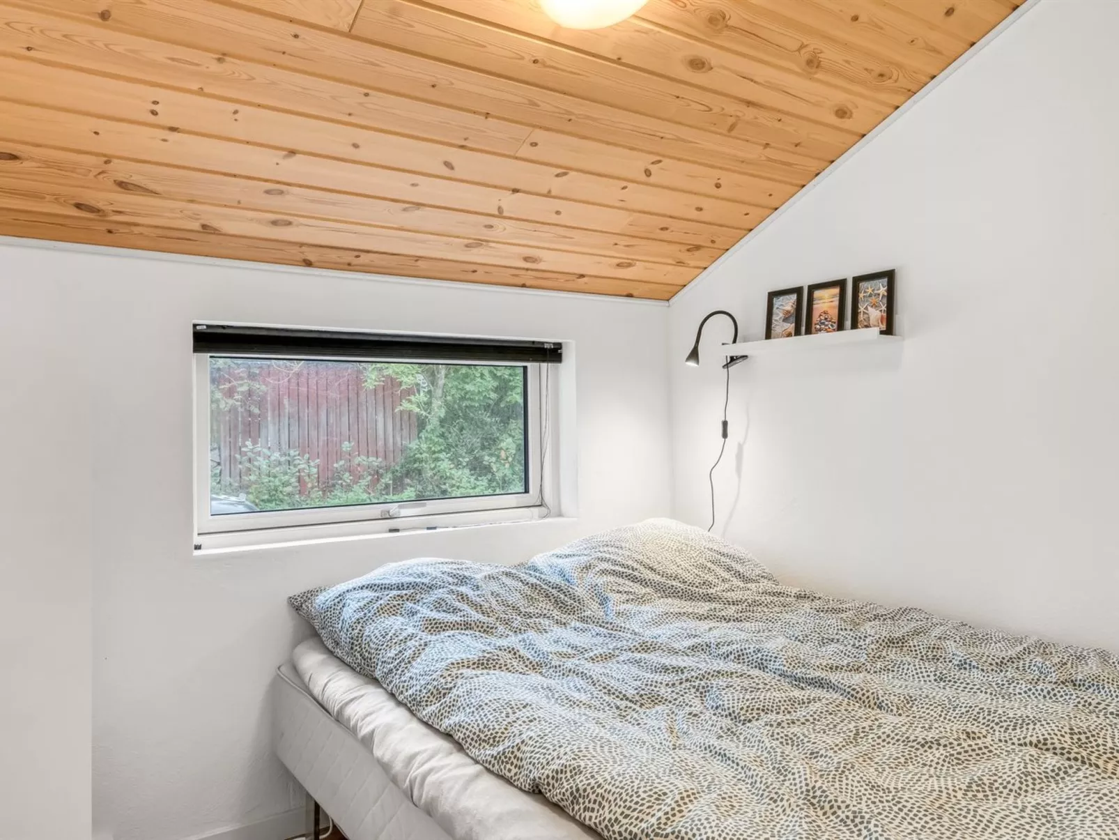 "Silvia" -  from the sea-Drinnen