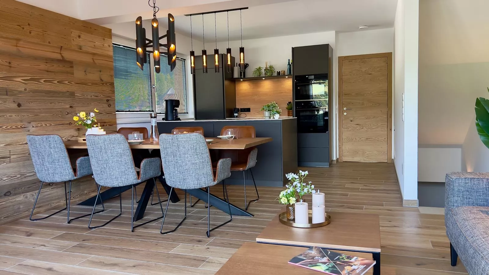 Grebenzen Lodge Starnberg 60A-Dining room