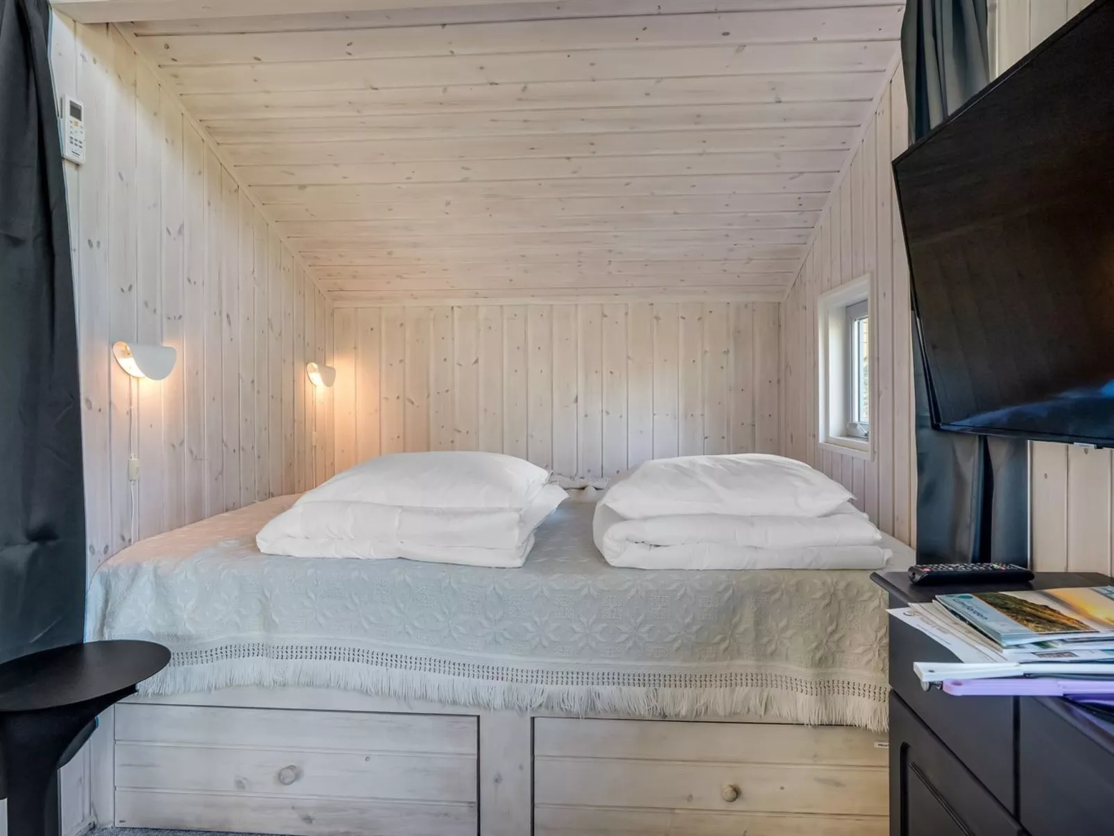 "Marisol" - 250m to the fjord-Drinnen