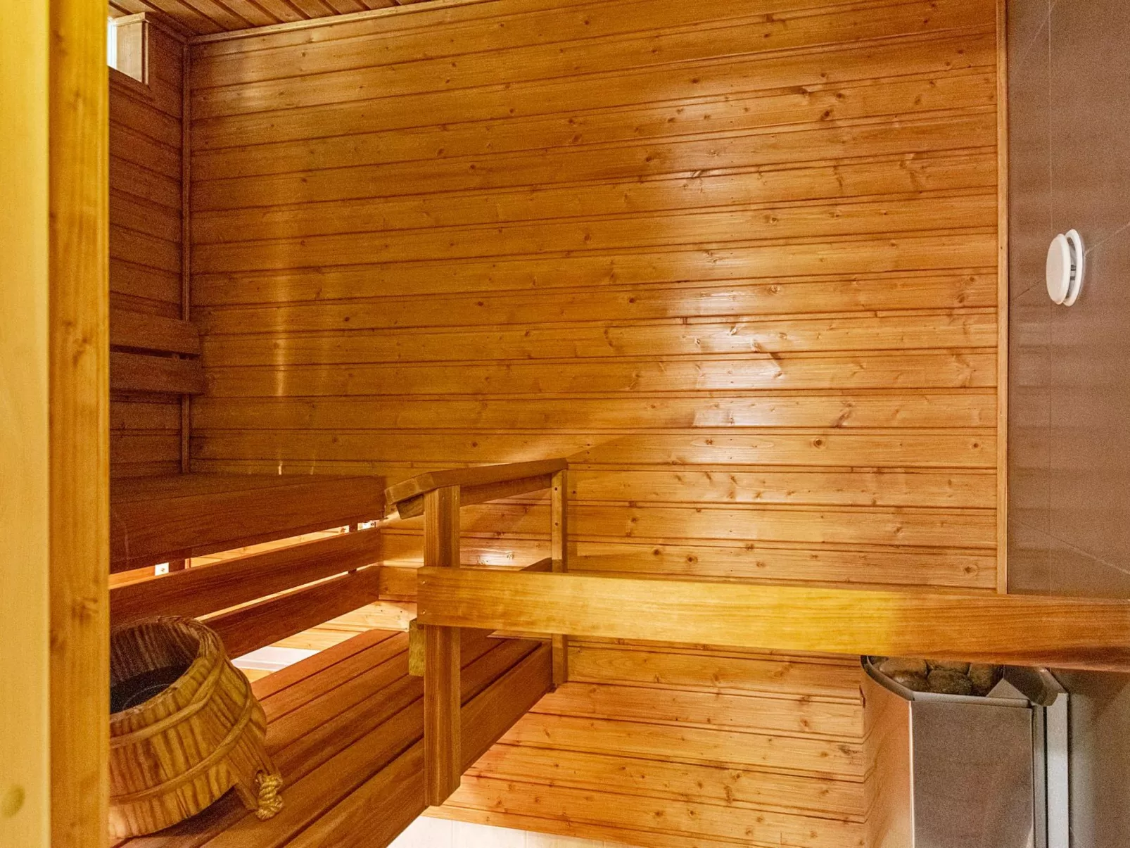 Sokosti - puilakka 4-Drinnen