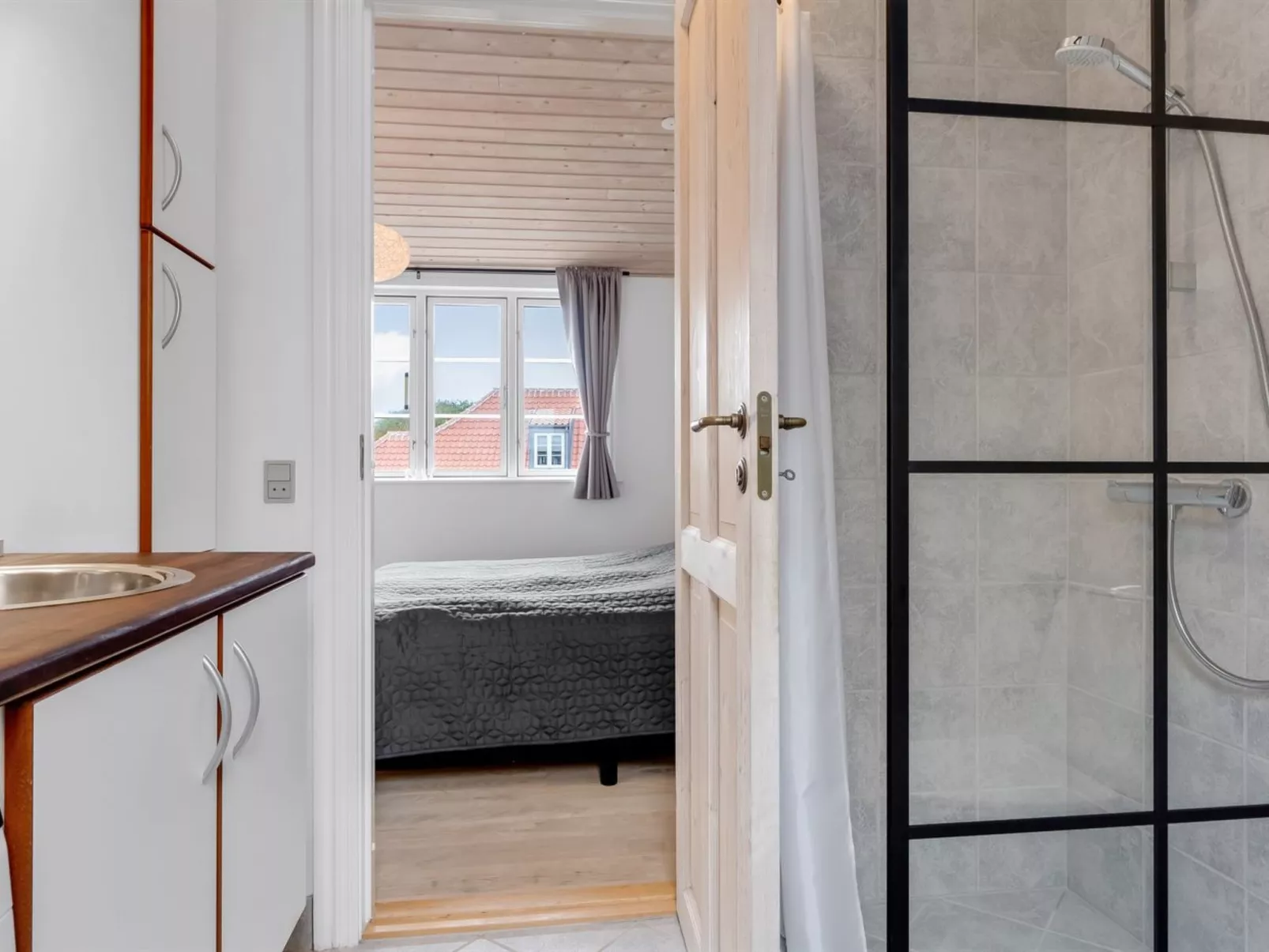 "Edel" - 250m from the sea-Drinnen