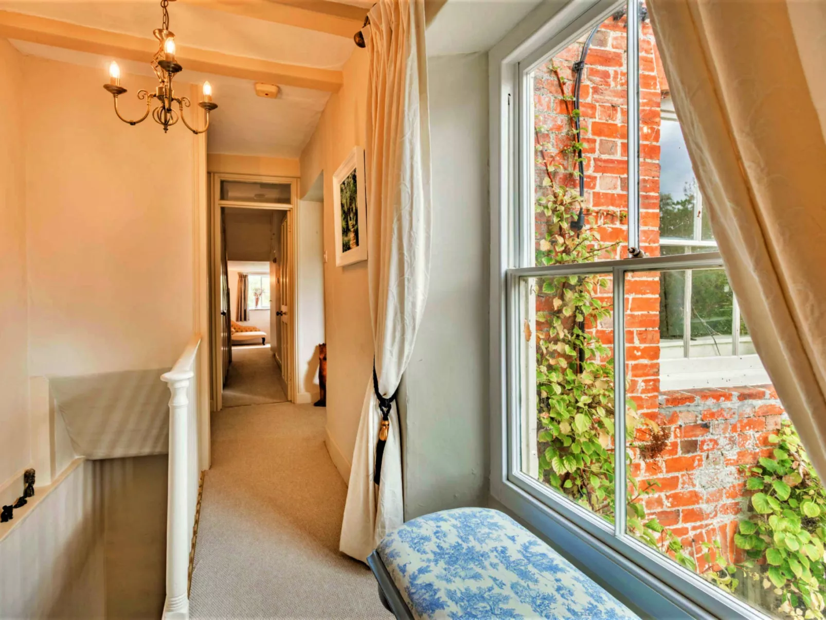 Islip Mill House - Beautiful Riverside Home-Outside