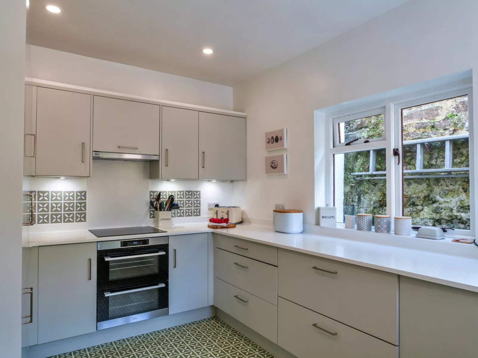 Woodleigh, Cawsand-Dehors