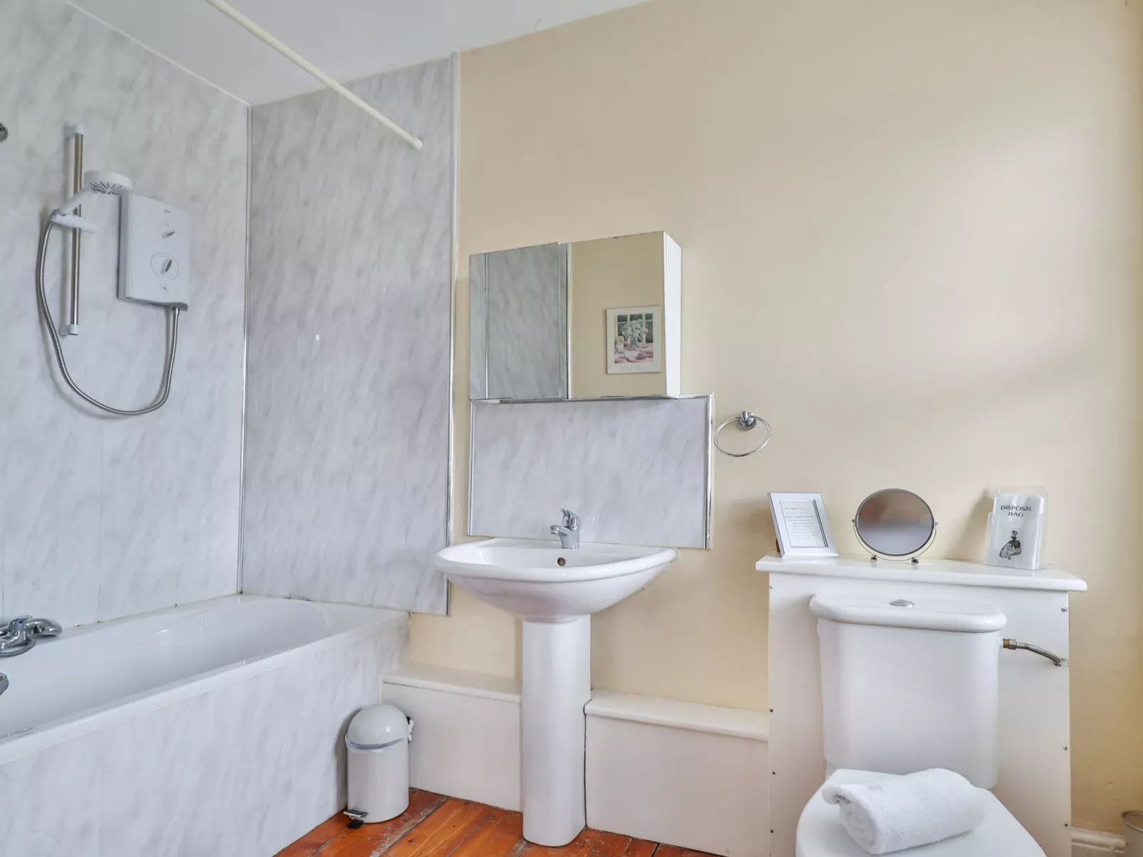 Adventure House-Drinnen