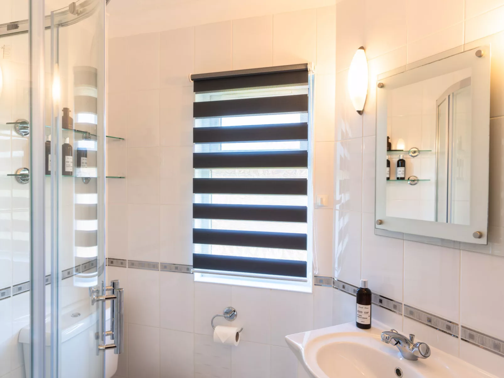 Serendipity Lodge-Inside