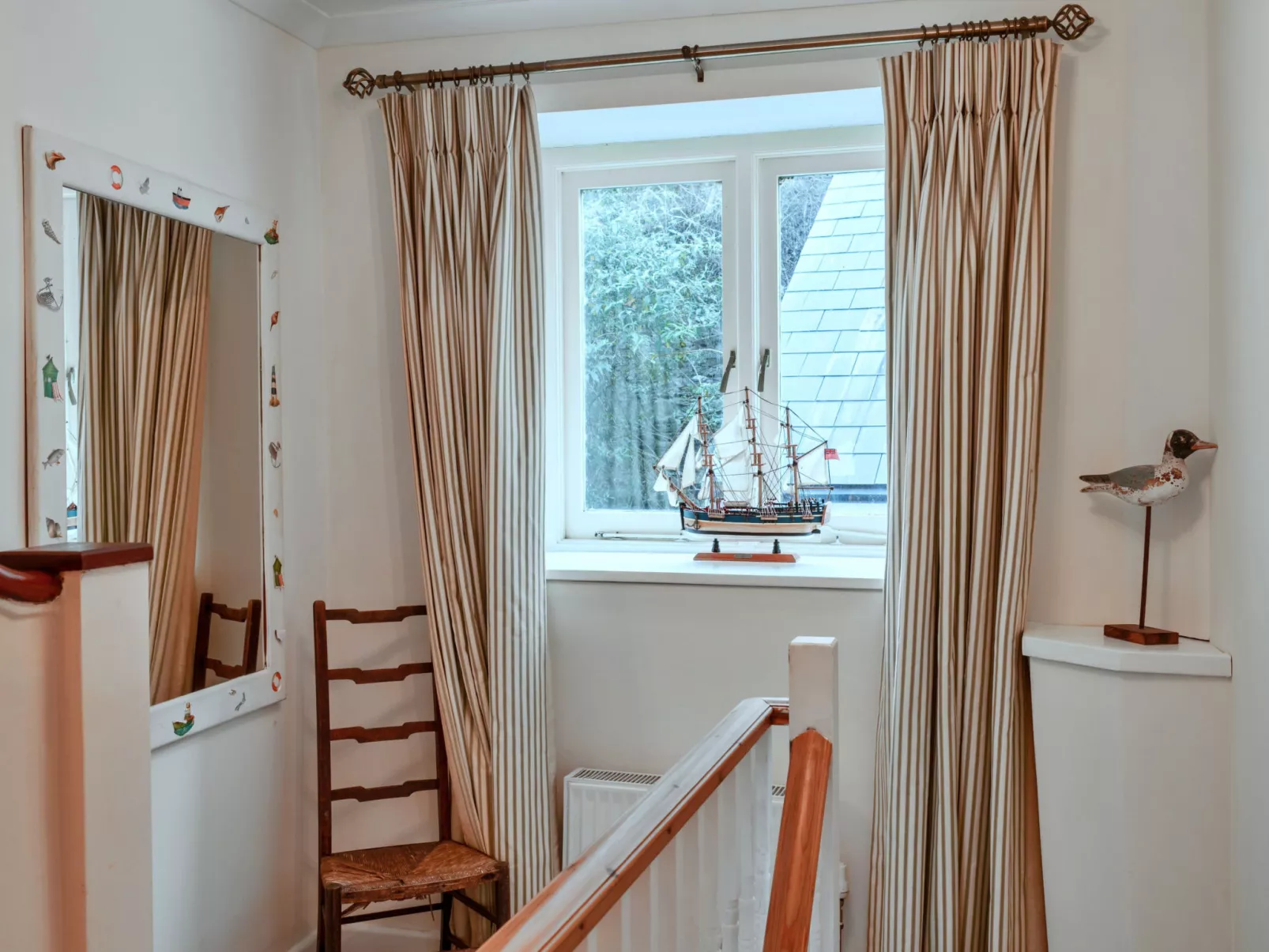 Nor Nour, Cawsand-Dedans