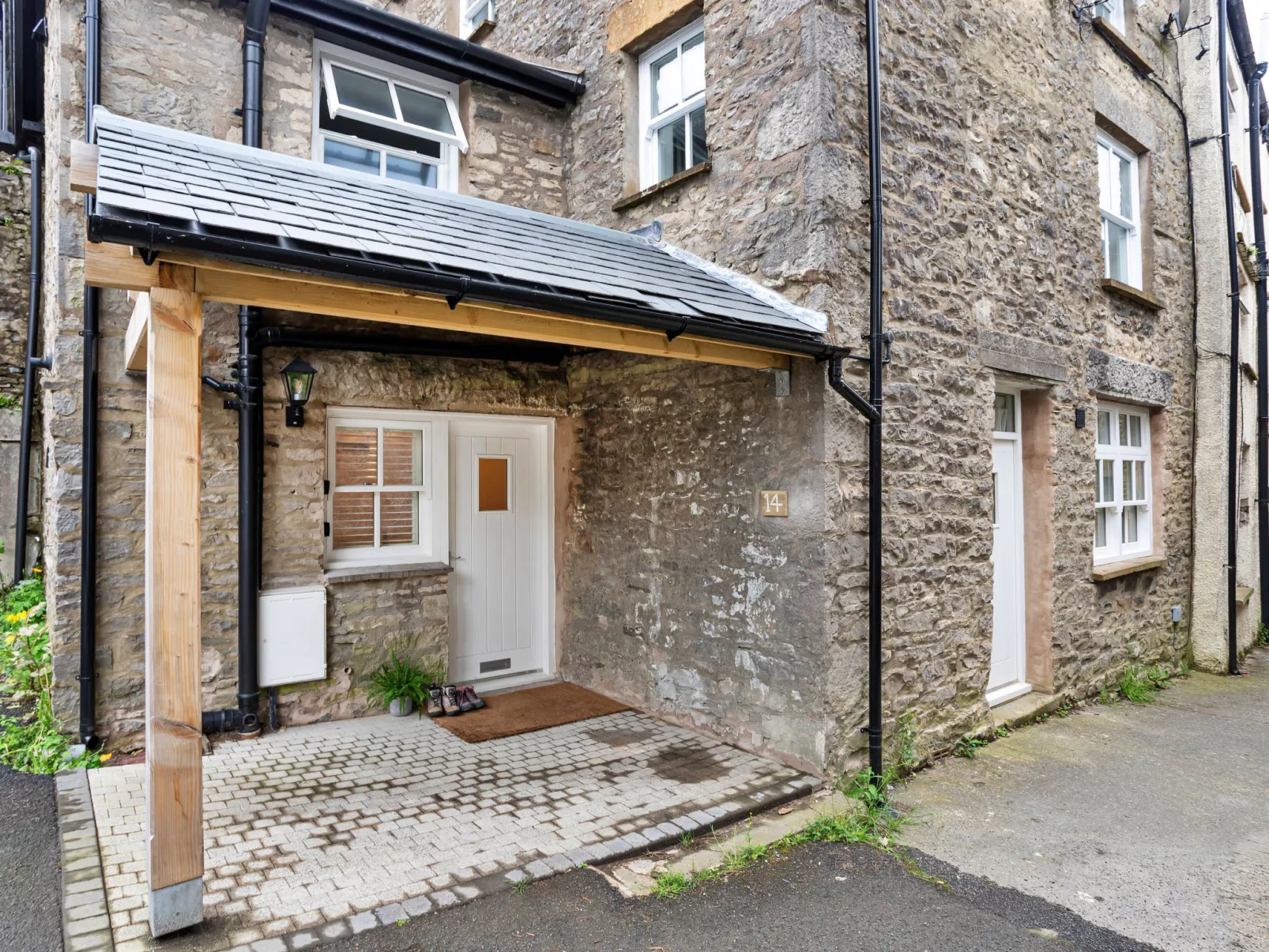 Courtyard Cottage-Inside