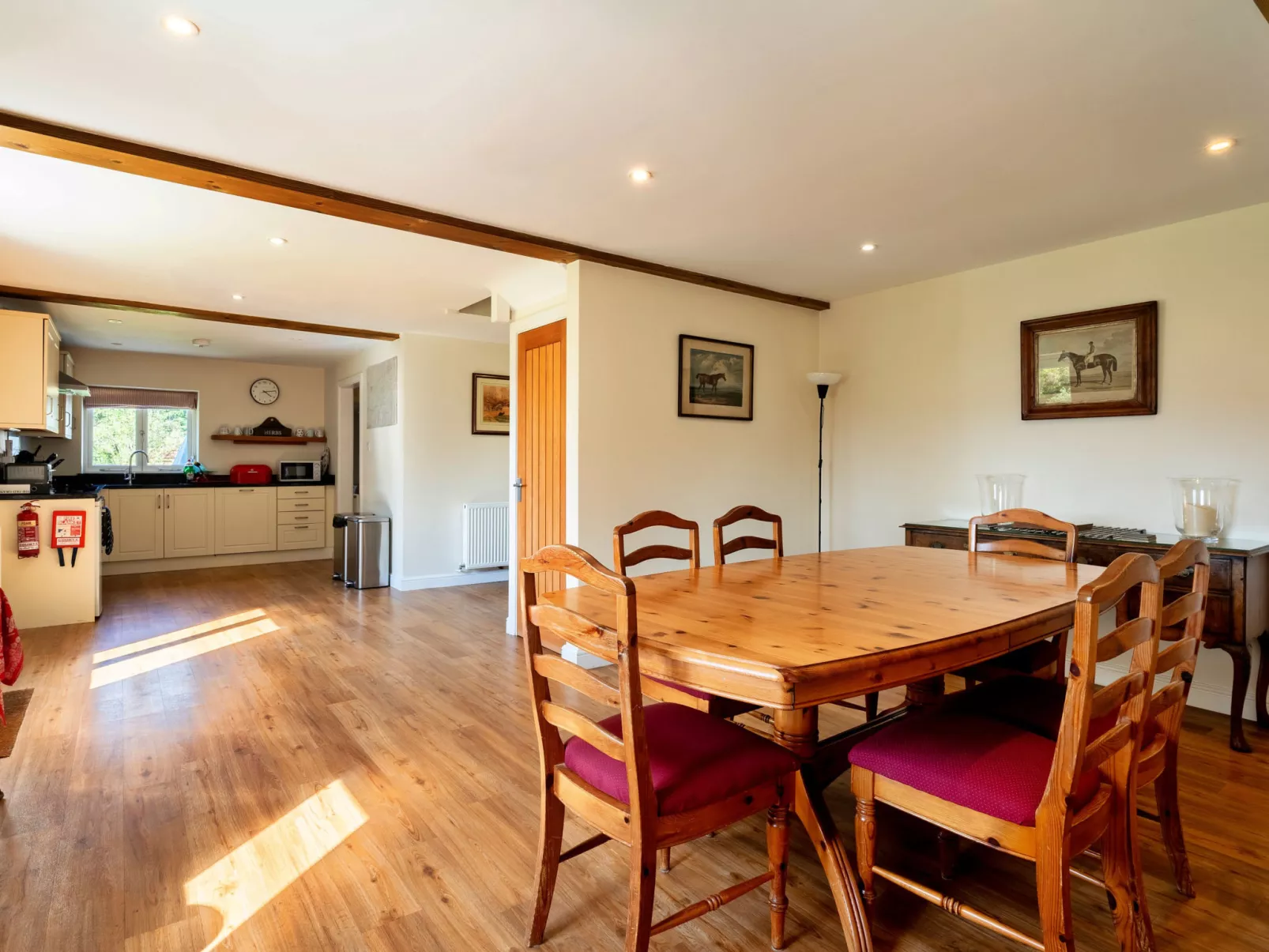 The Old Granary-Dedans