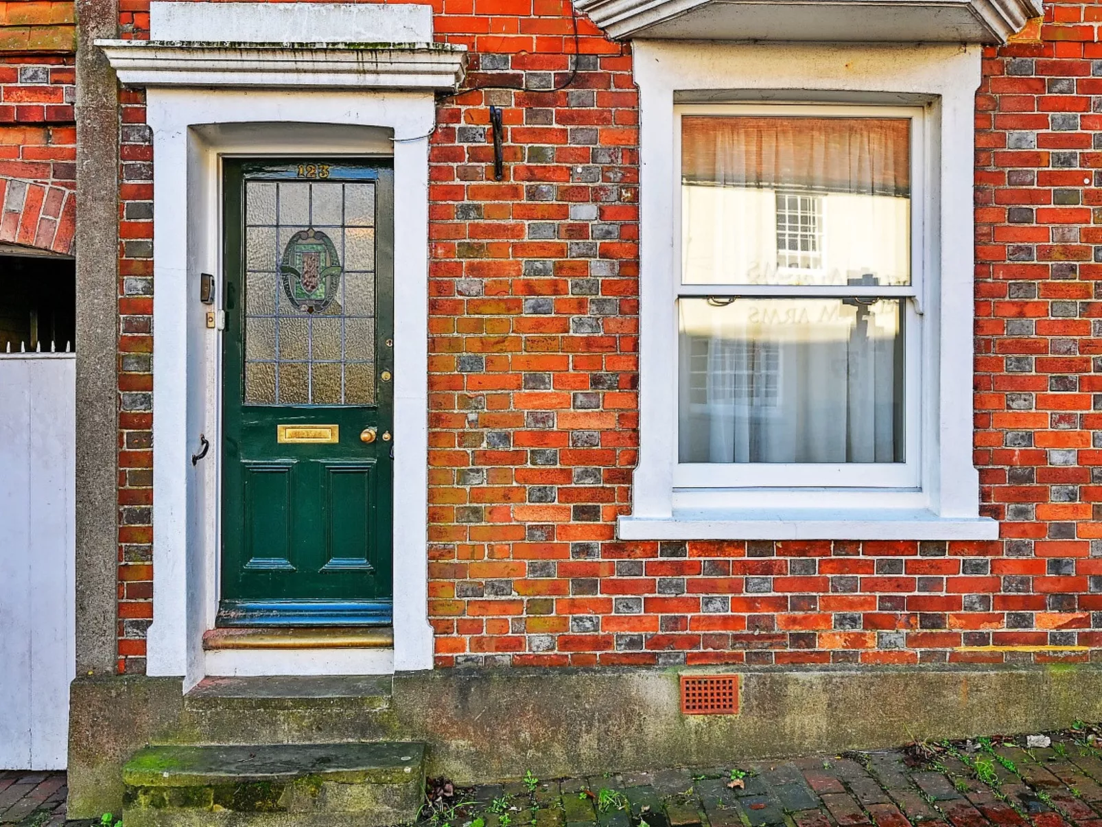 123, High Street-Drinnen