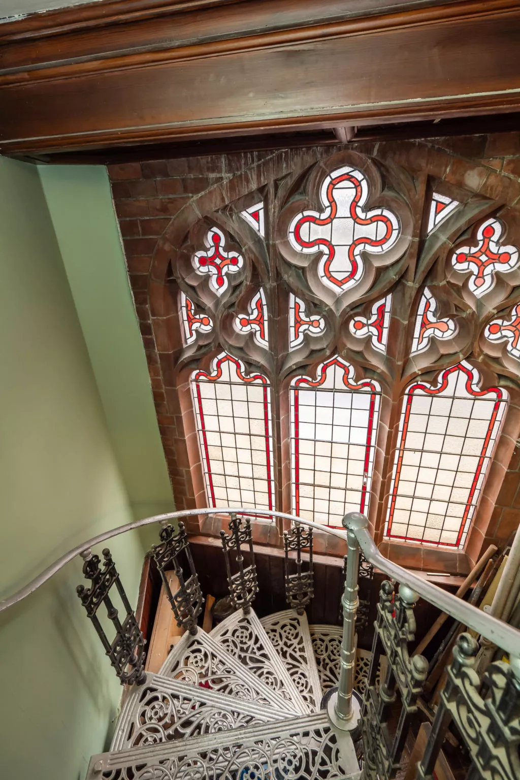 The Old Sunday School & Vestry-Dedans