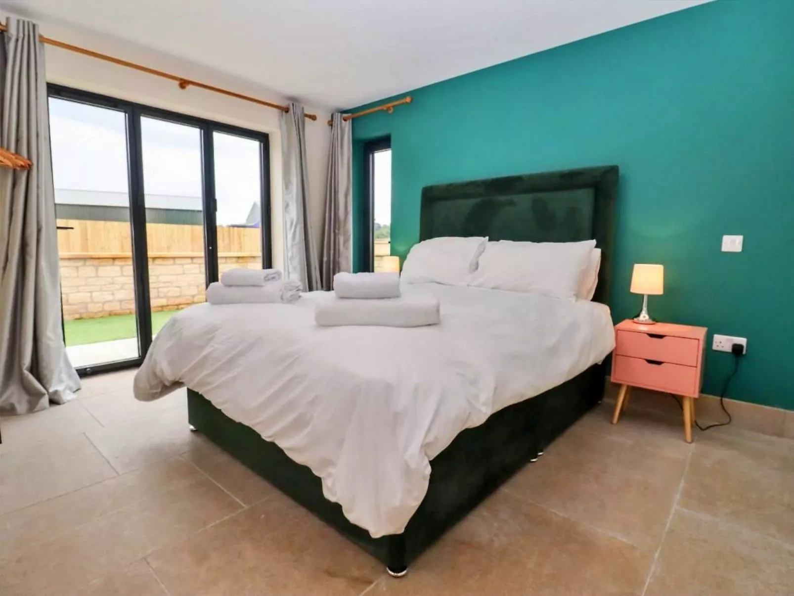 Little Rissington - Barn Three-Dedans