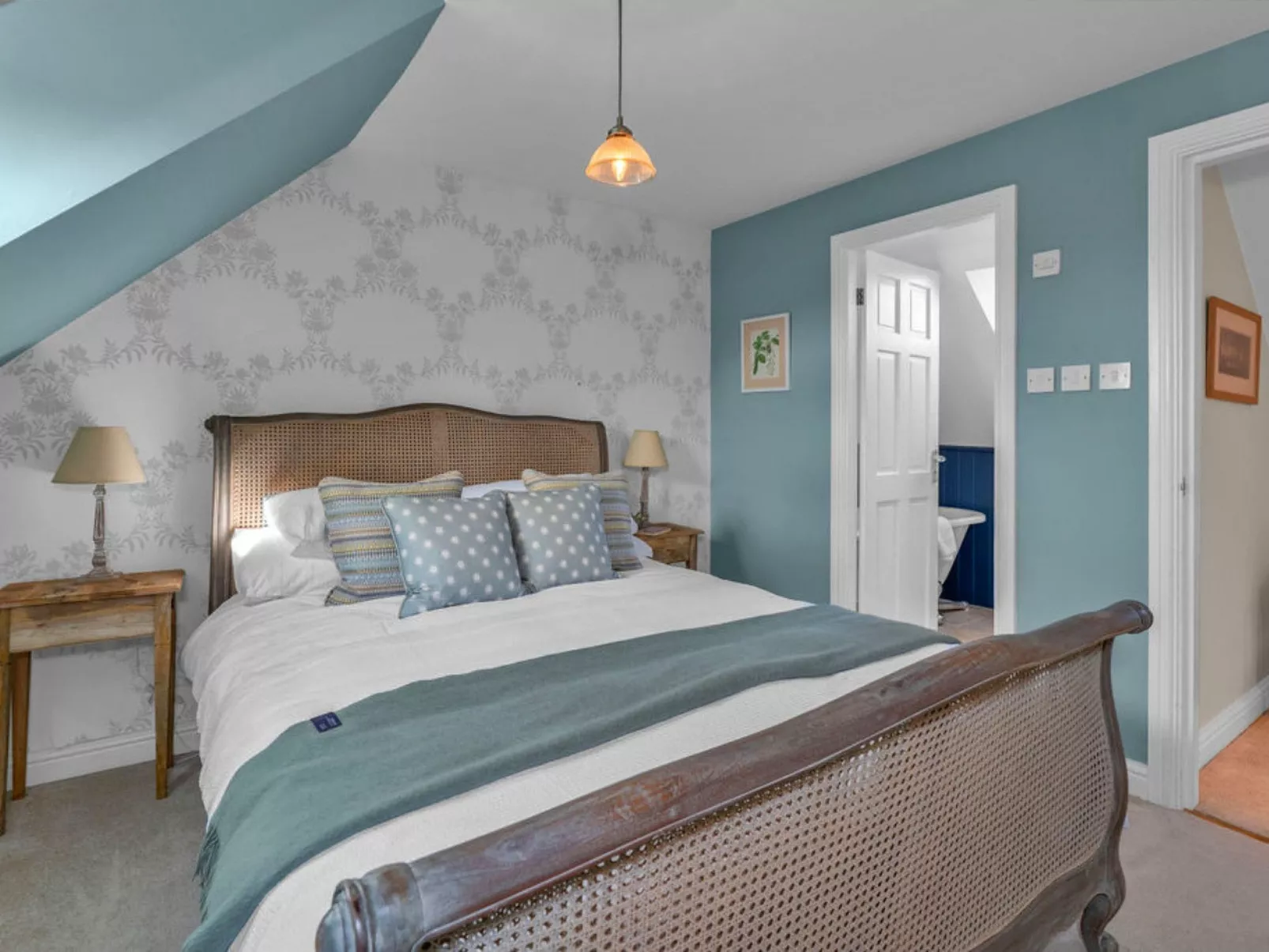 The Wheel House-Dedans