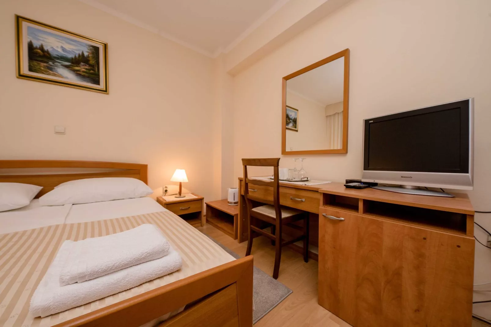 Guest House Villa Anggela - Double Room with Balcony and Sea View (BR3)-Indoor