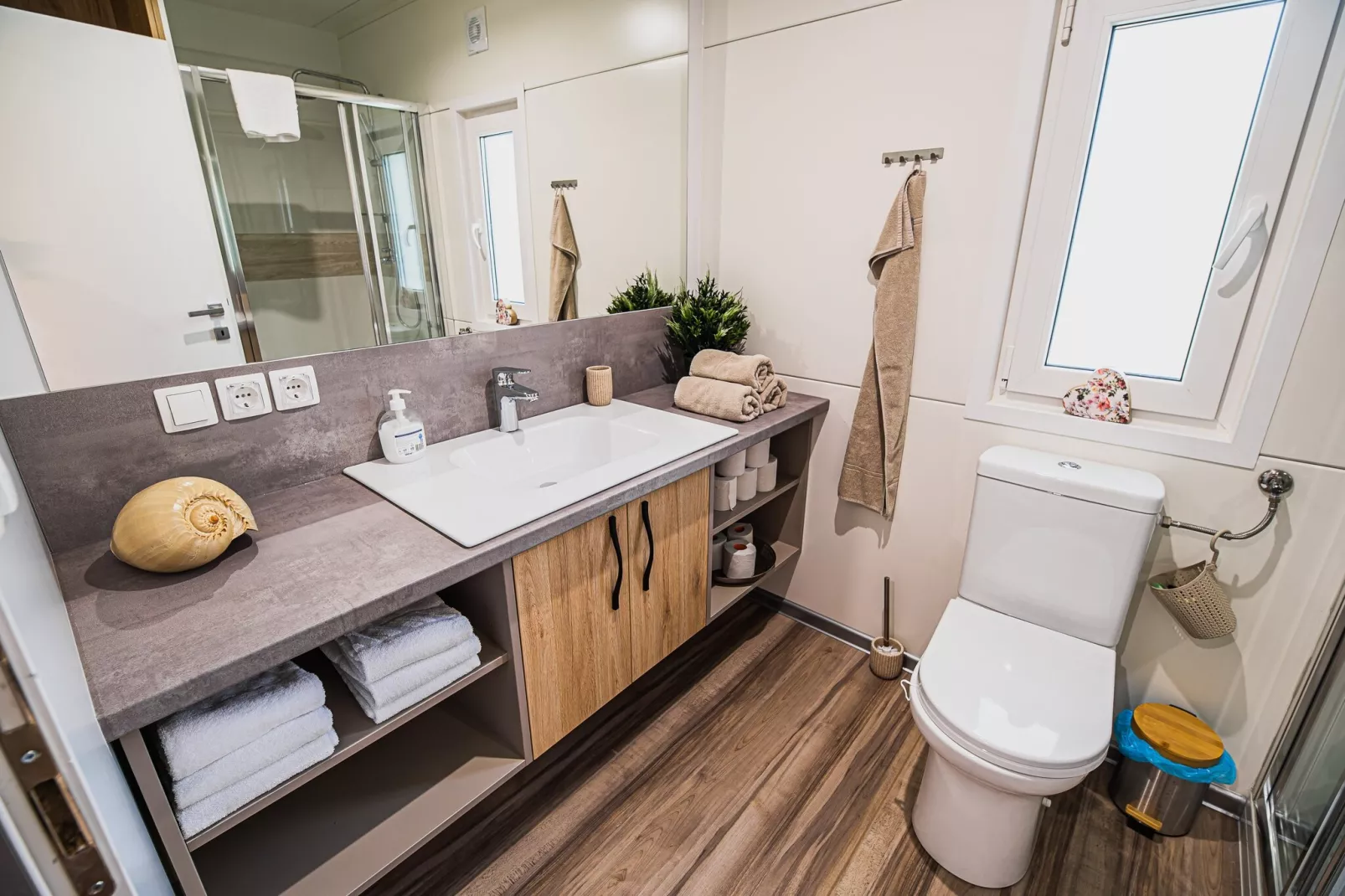 Lake Serenity Premium Mobile Homes with Thermal Riviera Tickets - Three Bedroom Mobile Home 15\/028 - Salle de bain