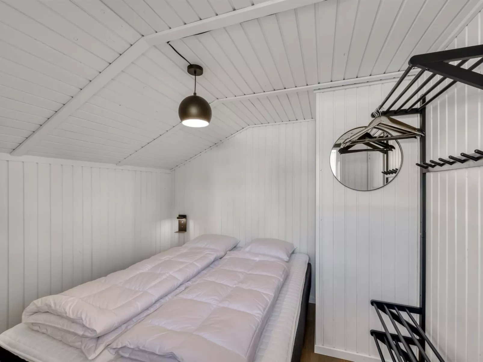 "Thamina" - 200m to the fjord-Drinnen