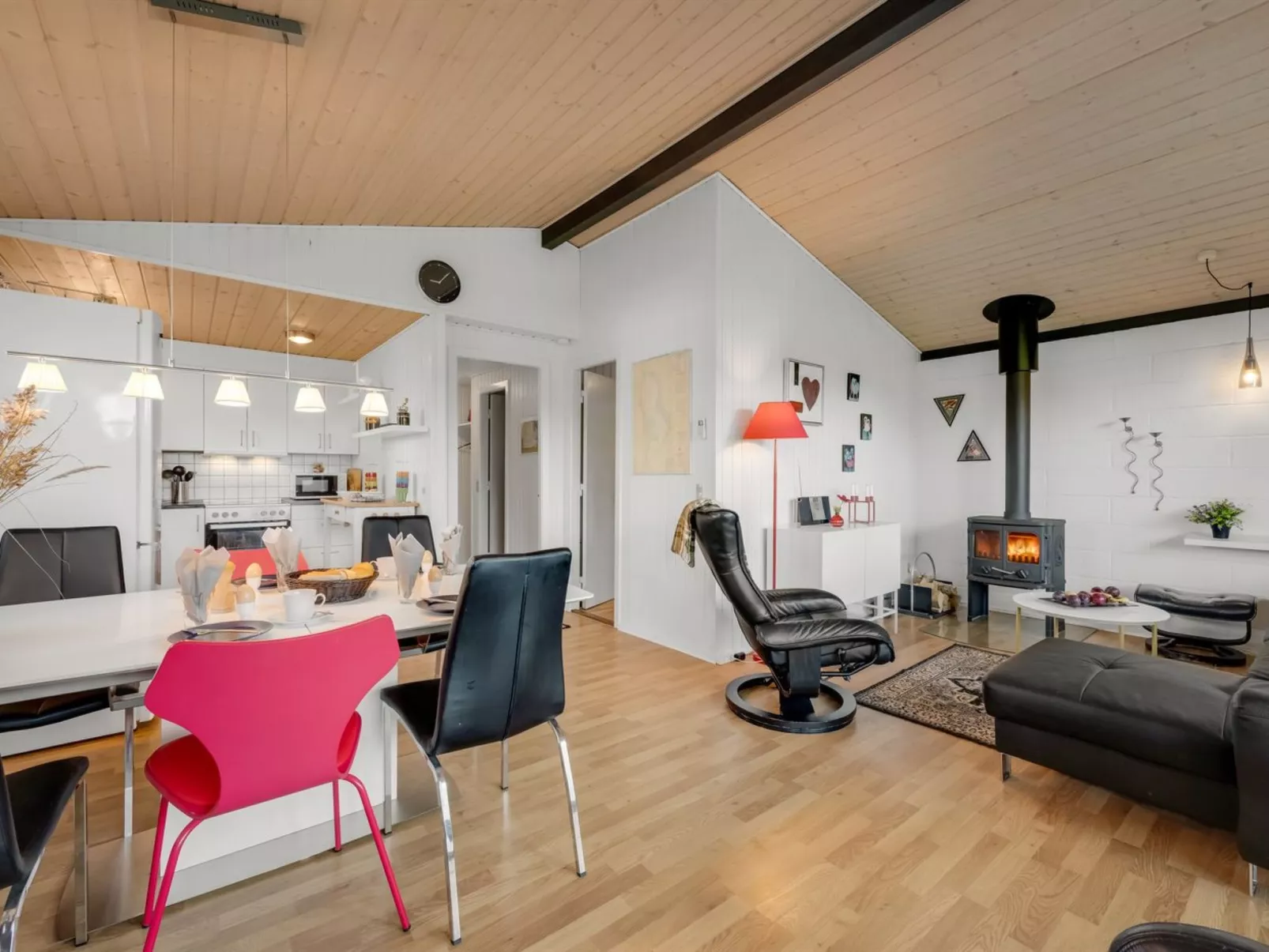 "Sjarlotte" - 400m to the fjord-Inside