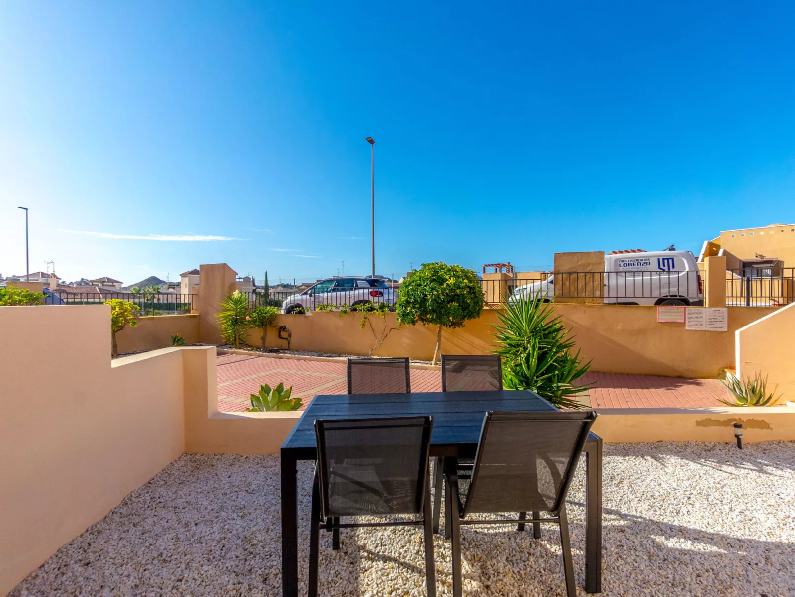 Collados Zieschang-Outside