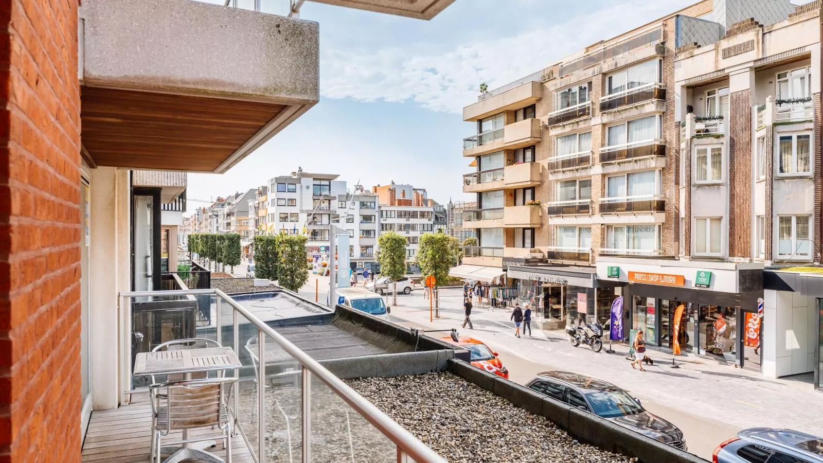 Brit Eerste-Terrace balcony