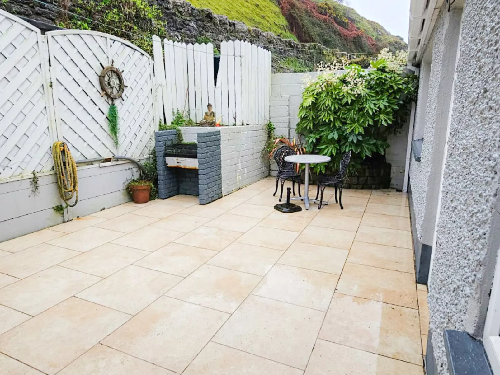 Passage East Holiday Home-Draußen