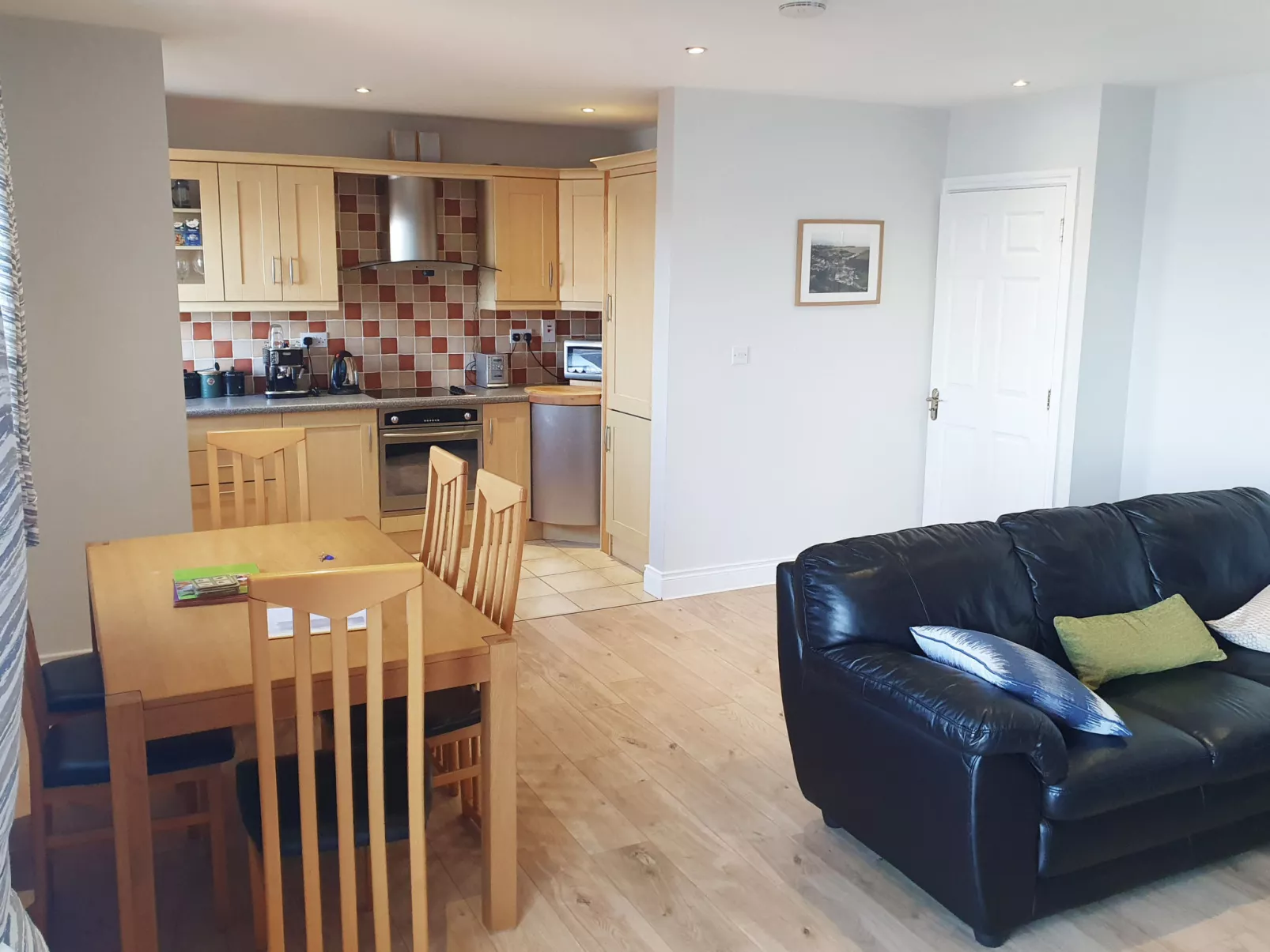 Ballycotton Holiday (TR1+2) Apartment No 6-Inside