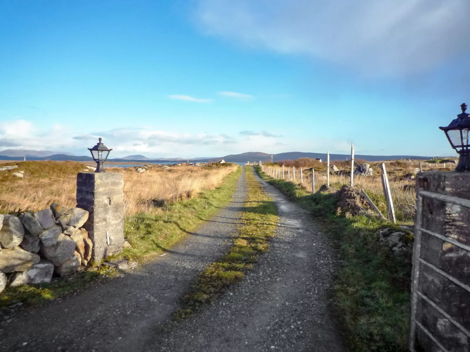 Bridies Holiday Cottage Roundstone-Outside
