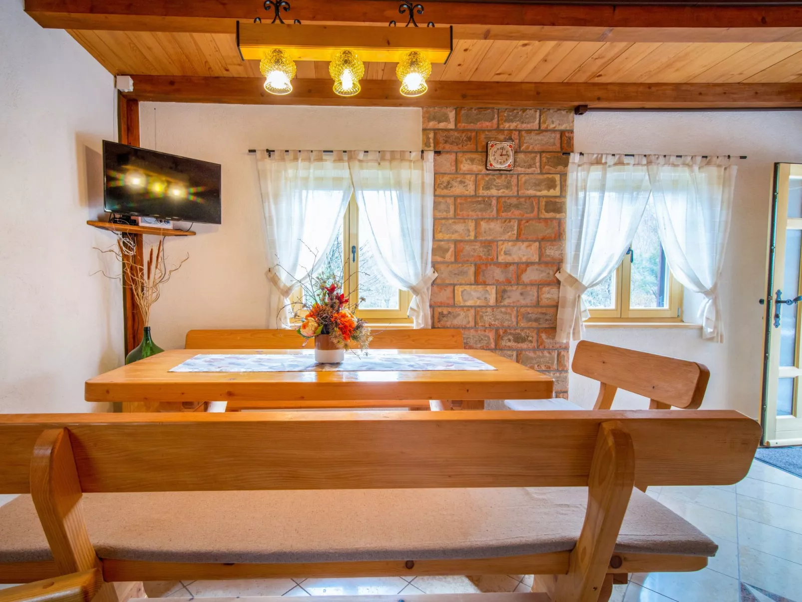 Bazak-Inside