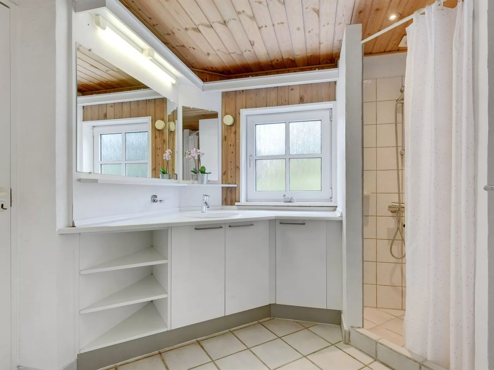 "Alvina" - 3.2km from the sea-Inside