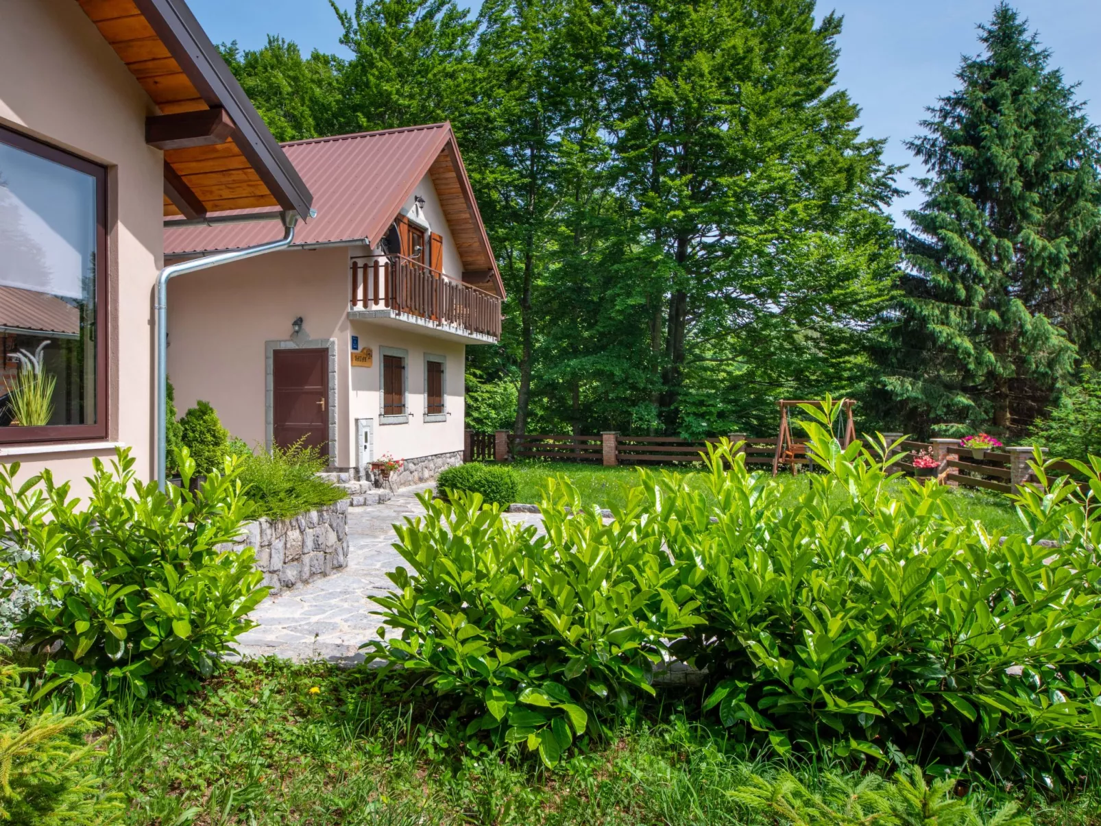 Bazak-Outside