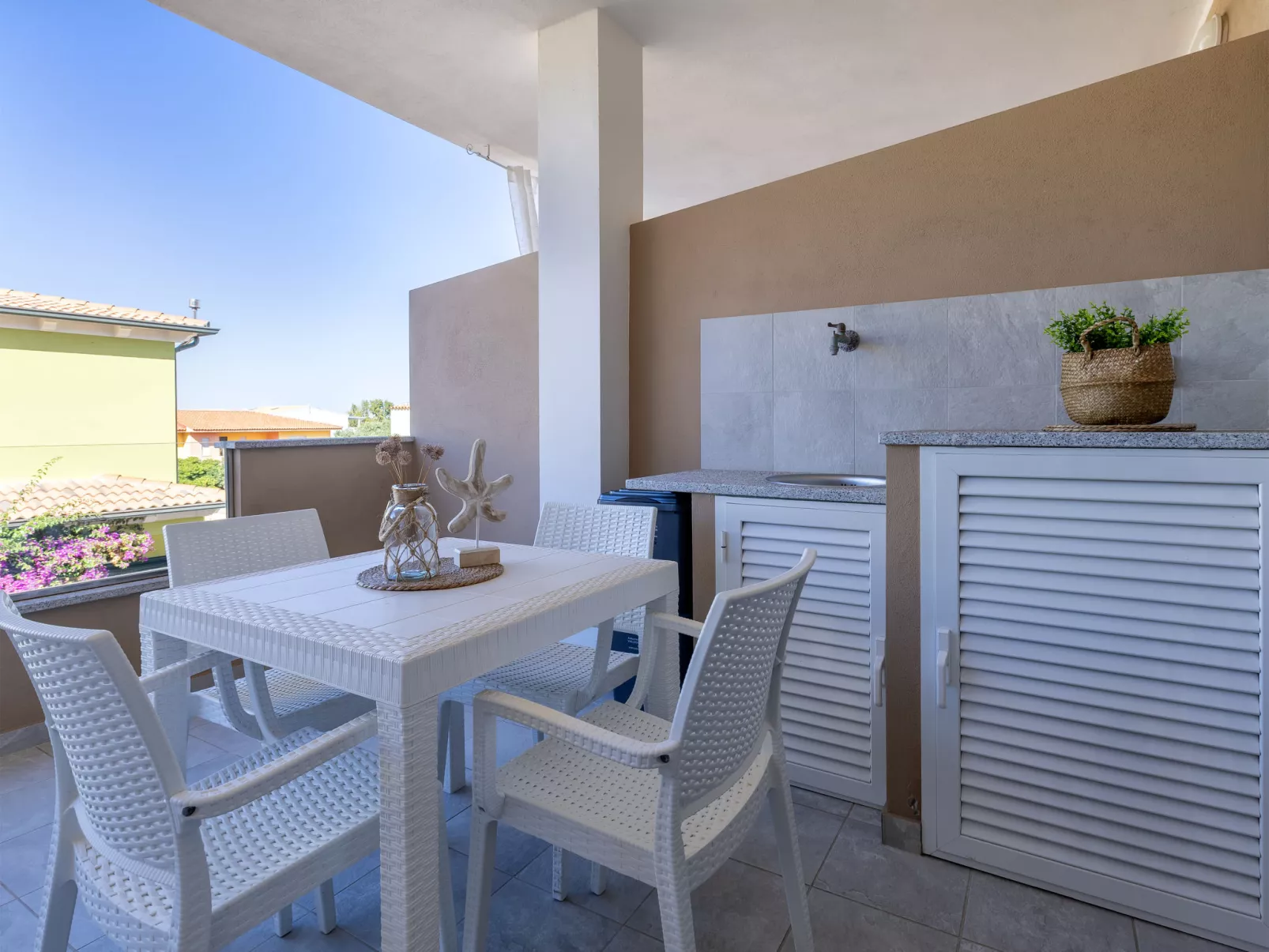 Granello di sole-Dehors