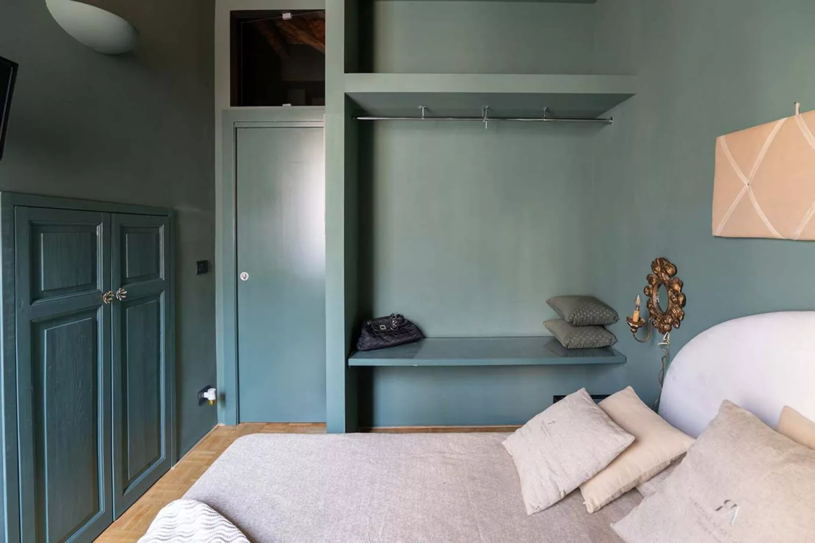 MI Casati 24-Bedroom