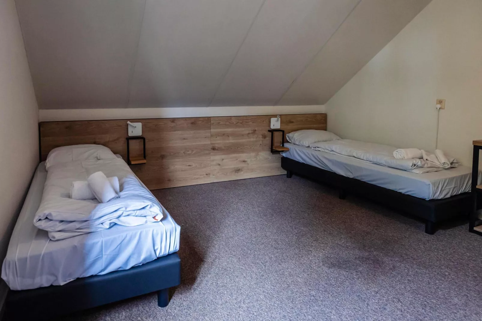 16 - Persons Family bungalow-Chambre