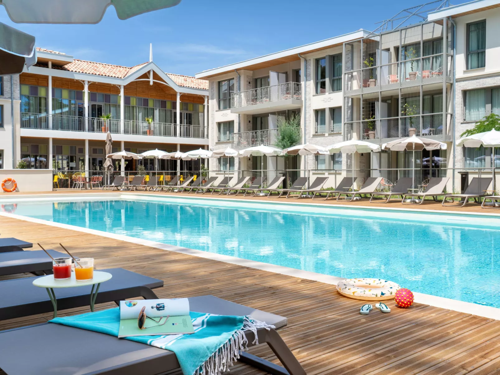 La Résidence-Outside